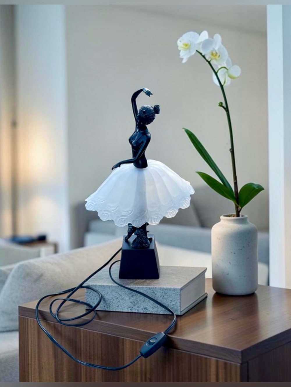 Vintage 16" Lady Ballerina Tiffany Style Glass Skirt Lamp Light